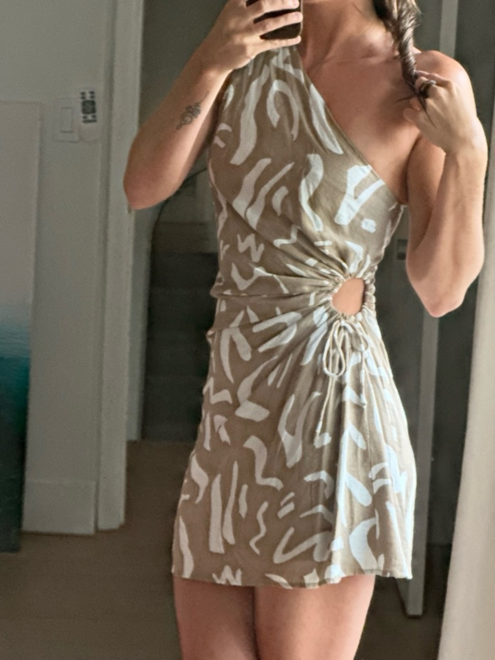 Dress Forum One-Shoulder Beige & White Printed Ring-Detail Mini Dress